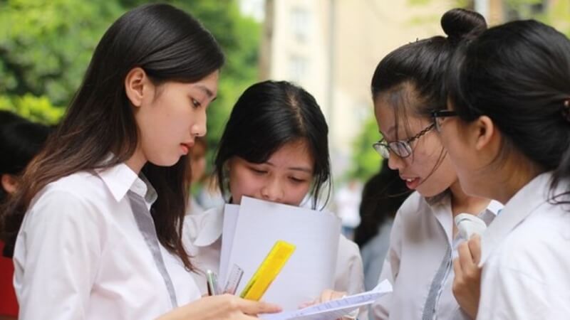 Thí sinh thực hiện trách nhiệm của mình khi tham gia dự thi